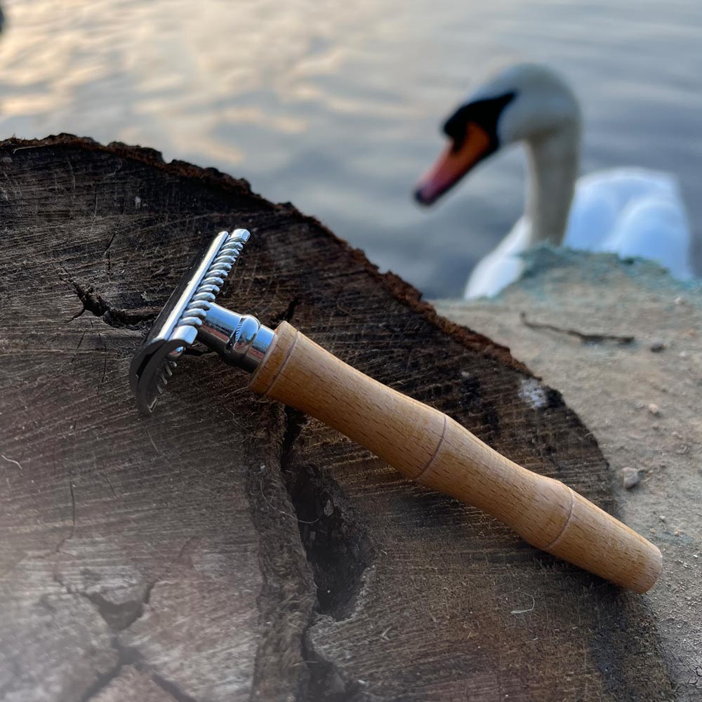 Bamboo Razor